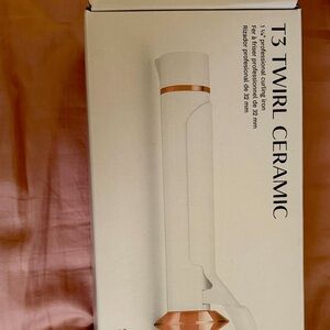 T3 Twirl Ceramic Curling Iron White & Copper 1 1/4” w/ Storage Pouch